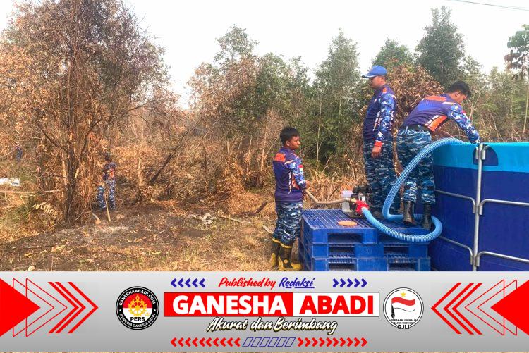 Jaga Gambut Tetap Aman, Satgas Darat Lanud Sjamsudin Noor Perkuat Pembasahan Berkelanjutan