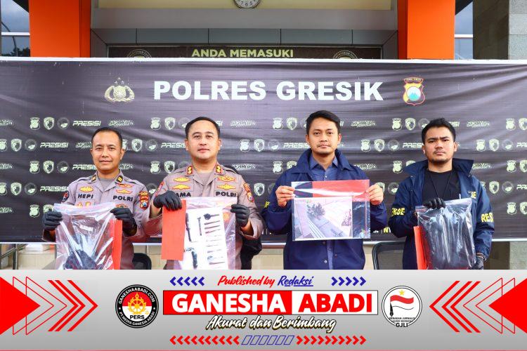 Kapolres Gresik Kembalikan Motor Milik Korban Curian, Dua Pelaku Diberi Tindakan Tegas Terukur