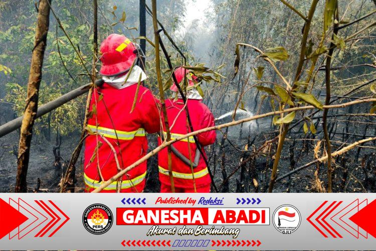 Memburu Bara di Balik Kepulan Asap, Satgas Darat Lanud Sjamsudin Noor Tak Beri Ruang Karhutla Kembali Menyala