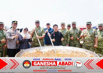 Wakil Panglima TNI Bagikan Sembako dan Tinjau Masak Kuali Merah Putih Bobon Santoso, Perkuat Kebersamaan TNI dan Rakyat