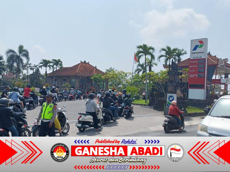 Polsek Denpasar Utara Pantau SPBU, Antrean Panjang hingga Keluar Area Jadi Perhatian Polisi