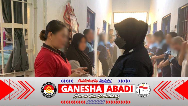Kabut Asap Semakin Pekat, Rutan Buntok Bagikan Masker kepada Seluruh Warga Binaan