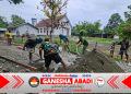 Bergotong Royong, Satgas TMMD ke-130 Kodim 1808/Mansel Bersama Masyarakat Membangun Jalan