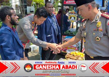 Gerobak Jupe Polsek Gubeng Ramaikan Aksi Berbagai Makan Gratis di Polrestas Surabaya.