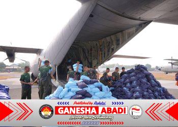 Percepat Penanganan Karhutla, TNI Kirimkan 20 Ton NaCl dan 600 Kg Dry Ice ke Palembang dan Banjarmasin