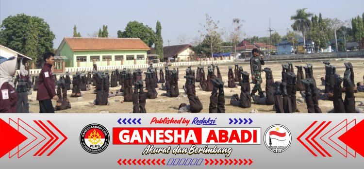 Cetak generasi unggul: babinsa Koramil Jenar tempa disiplin siswa SMKN 1 lewat pelatihan ketarunaan