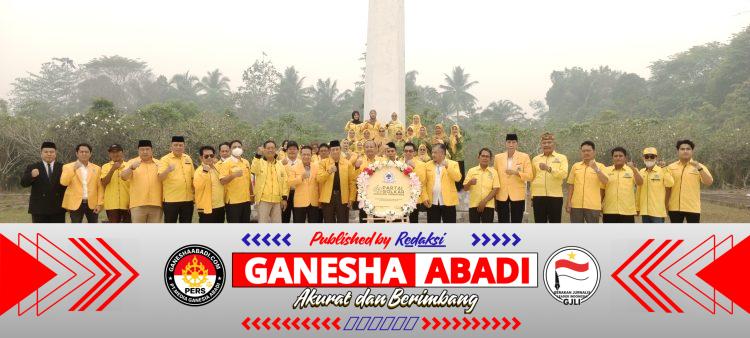 Ketua DPD Partai Golkar Barsel H.Eddy Raya Samsuri Bersama Jajaran Pengurus dan Kader Partai Melaksanakan Ziarah Tabur Bunga di TMP